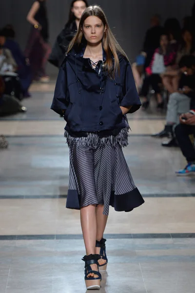 Look 32
